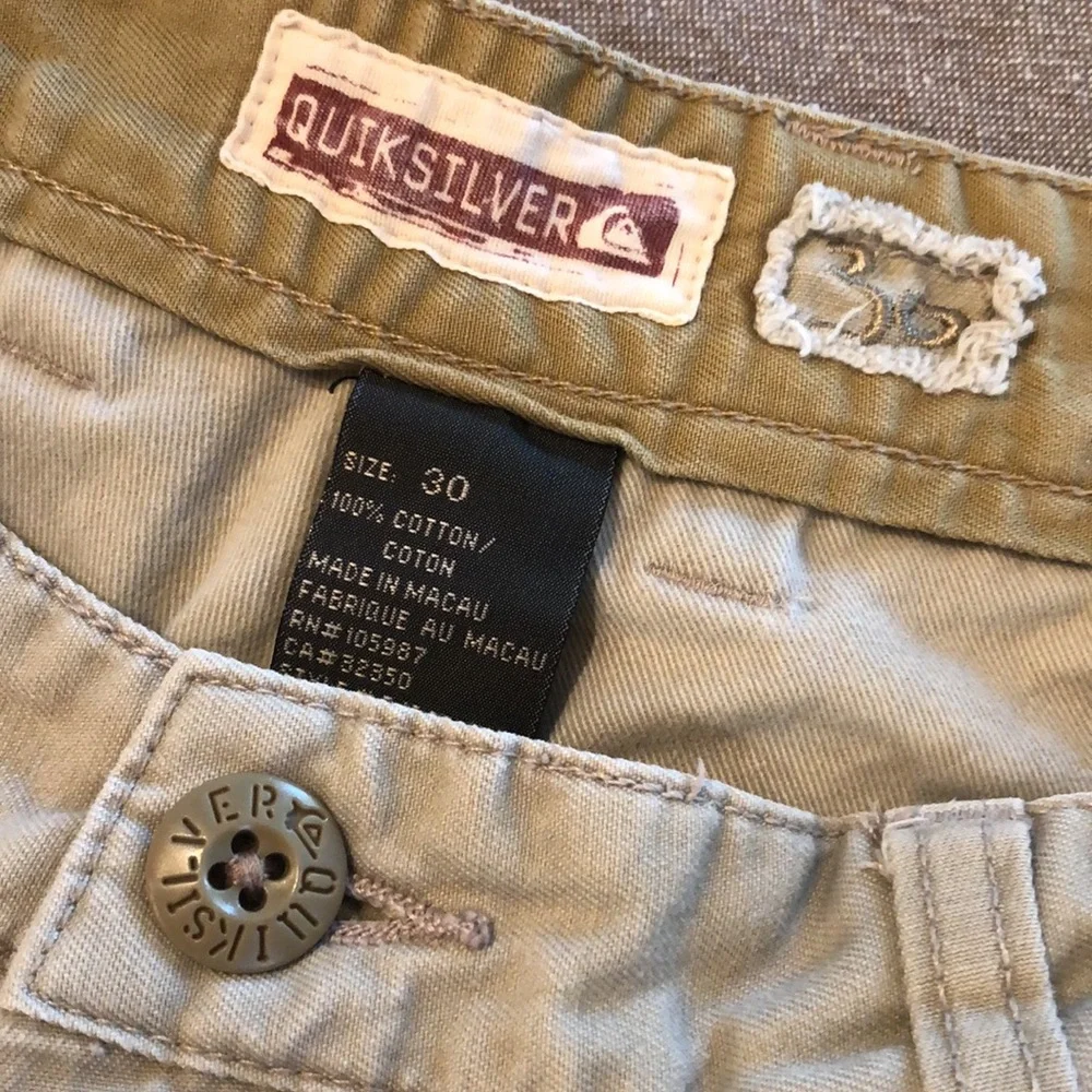 🌊QUICKSILVER MEN’S FLAT FRONT SHORTS - Picture 1 of 8